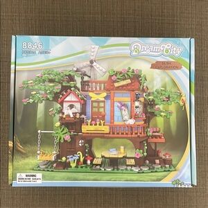 DREAM CITY BUSH EXPLORATION TREE HOUSE BUILDING BLOCK TOY SET 824 PIECES, AGE 6+